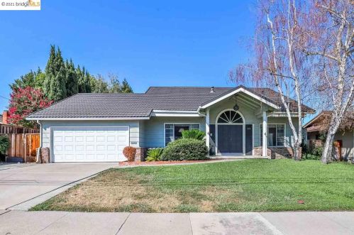 929 Getoun Dr, Concord, CA 94518-3435