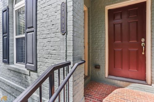 6442 Chariot St, Atlanta GA  30328-4298 exterior