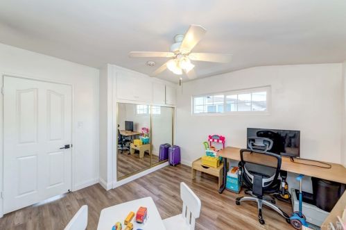 633 Neptune St, Anaheim CA  92804-2660 exterior