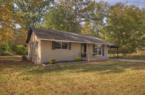 675 Nassau St, Forest Park, GA 30297-4215