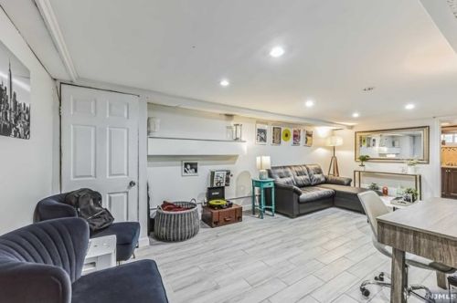 1 Haledon Ct, Paterson NJ exterior