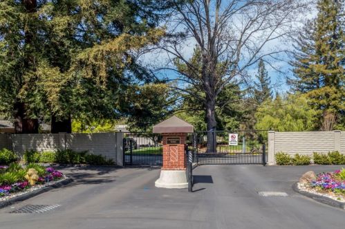 34 Deep Well Ln, Los Altos, CA 94022-4627