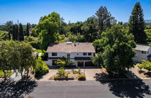 1987 Farndon Ave, Los Altos, CA 94024-6943
