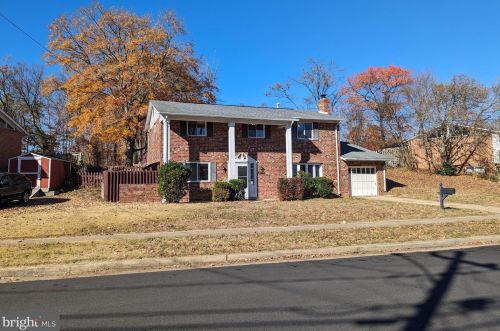 8114 Springfield Village Dr, Springfield VA  22152-3306 exterior
