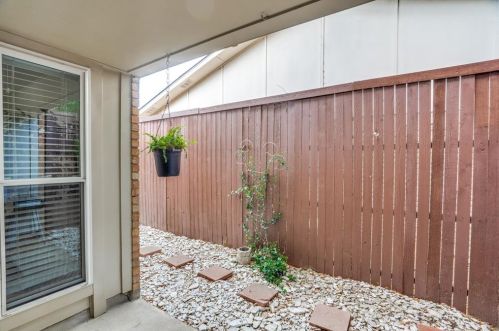 2049 Christie Ln, Carrollton TX 75007-3509 exterior