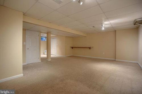 9 Mill Pond Dr, Lancaster PA  17603-7412 exterior