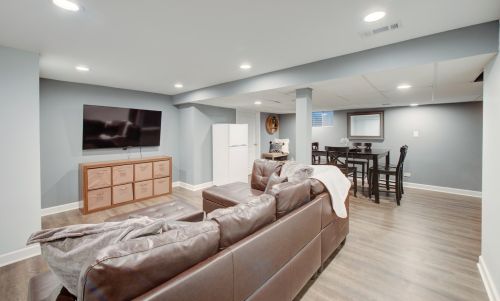 1075 Big Eagle Trl, Carol Stream IL  60188 exterior