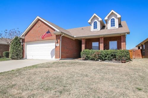 2305 Charisma Dr, Fort Worth, TX 76131-1260
