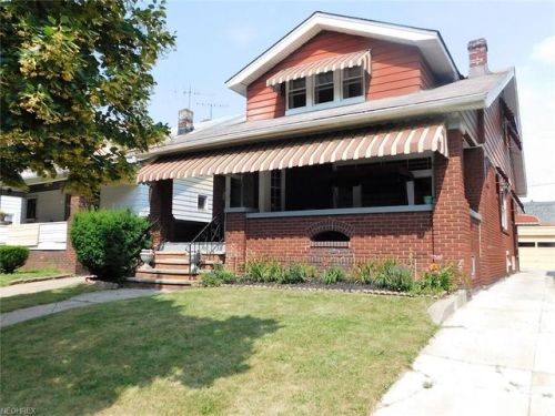 2085 Waterbury Rd, Cleveland OH  44107-6212 exterior