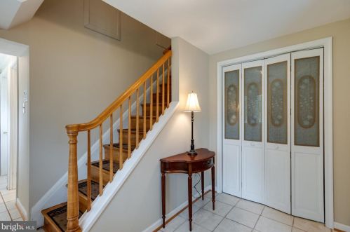 5623 Queensberry Ave, Springfield VA  22151-2711 exterior