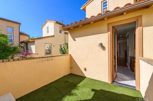39 Tall Oak, Irvine CA  92603-4213 exterior