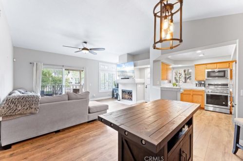 537 Hollydale Ln, Anaheim CA  92808-1931 exterior