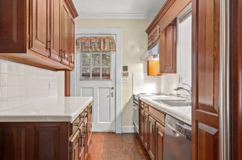 5 Brookhaven Dr, Atlanta GA  30319-1143 exterior