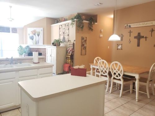 2017 Cancun Dr, Midlothian, TX 76063-8520