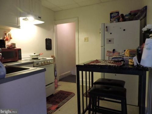 30 Woodland St, Trenton NJ 08610-6147 exterior