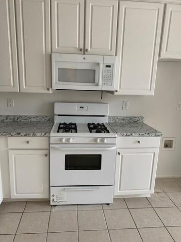 4728 Barnhill Ln, Fort Worth TX  76135-2534 exterior