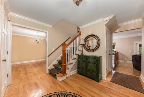 716 Mulberry Ct, Naperville, IL 60540-6335