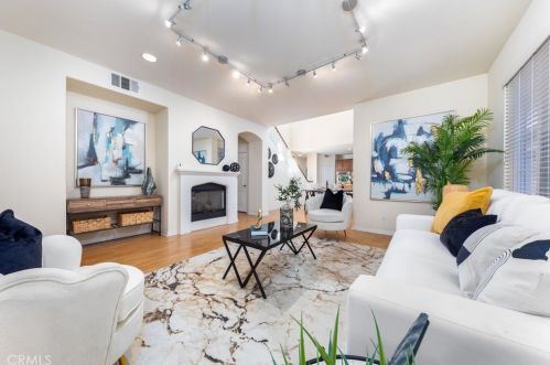 37 Secret Gdn, Irvine CA  92620-4804 exterior