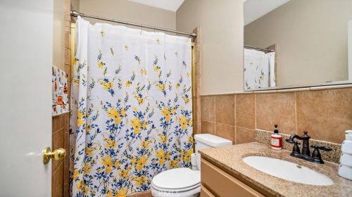 16163 Setting Sun Cir, Riverside CA  92503-0527 exterior