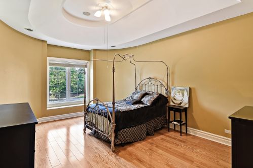 102 Ambriance Dr, Willowbrook IL  60527-0801 exterior