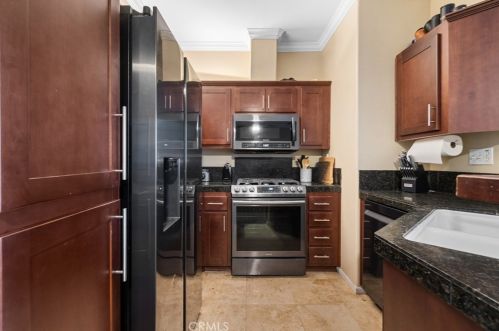1091 Positano Ave, Anaheim CA  92808-1542 exterior