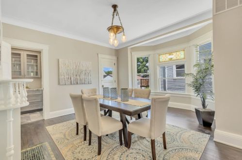 1912 Delaware Ave, Cincinnati OH  45212-3621 exterior