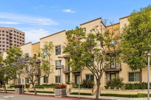 29 Soho, Irvine CA  92612-1083 exterior