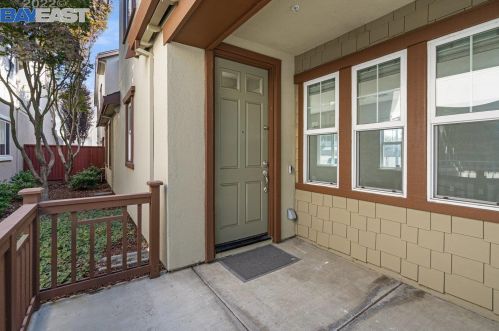 22776 Atherton St, Hayward, CA 94541-6610