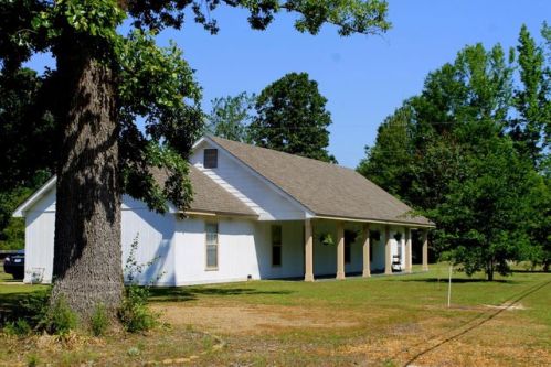 1008 Steens Rd, Steens, MS 39766-9746