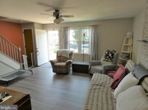 1347 Calvert Ln, Lancaster, PA 17603-6827
