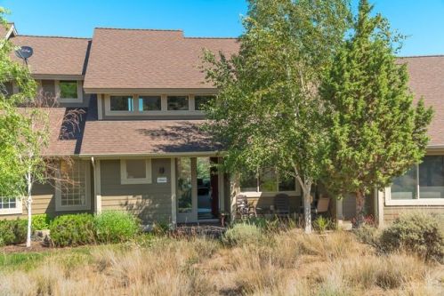 10869 Village Loop, Eagle Crest, OR 97756-7436