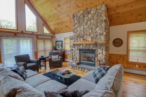 78 Forrest Ln, Greenwood, ME 04255-3533