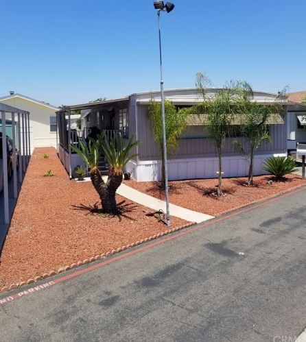 28 Magnolia Via, Anaheim, CA 92801-1034