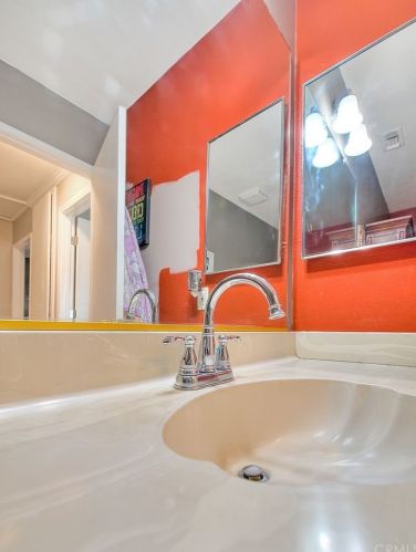 2742 Gleason Ct, Riverside CA  92506-4325 exterior