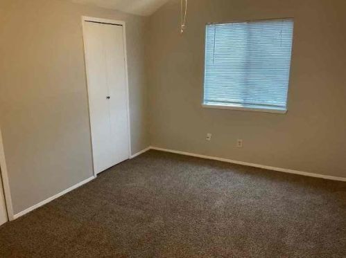 2113 Deerfield Dr, Carrollton TX  75007-5522 exterior