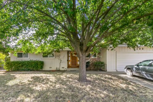 8100 Treecrest Ave, Fair Oaks, CA 95628-2738