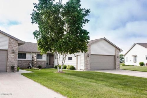 22 Line Dr, Morris, MN 56267-1004