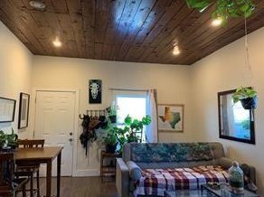 6311 Felix Ave, Austin TX  78741-2402 exterior