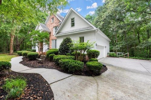 310 Seldom Seen Trl, Holly Springs, GA 30115-8404