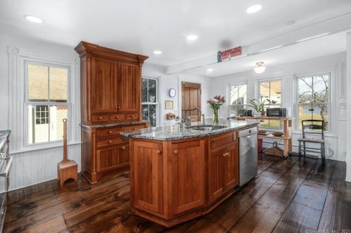 16 Burwell St, Norwalk CT  06854-4703 exterior