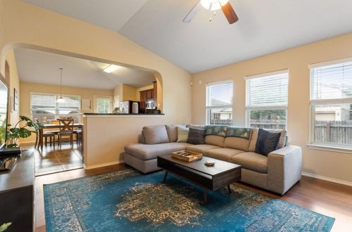 1825 Bill Baker Dr, Austin TX  78748-3018 exterior