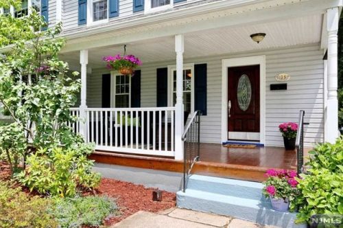 105 Berkeley Pl, Ridgewood, NJ 07452-2331
