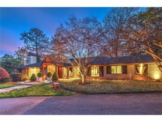 160 Blackland Dr, Atlanta, GA 30342-4404