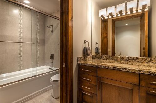 9513 Cloudcroft Ct, Truckee CA  96161-4314 exterior