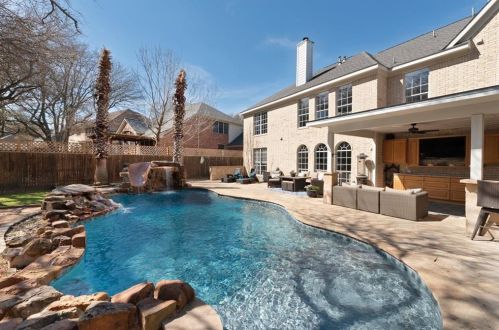 5415 Austral Loop, Austin TX  78739-1711 exterior