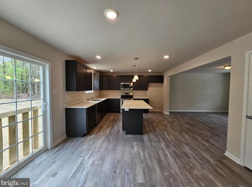89 Primrose Ln, Blenheim, NJ 08012-4466