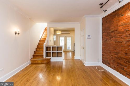 739 Darien St, Philadelphia, PA 19147-2805