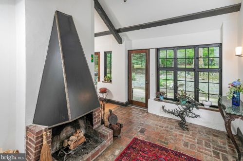 348 Cherry Valley Rd, Princeton NJ  08540-7600 exterior