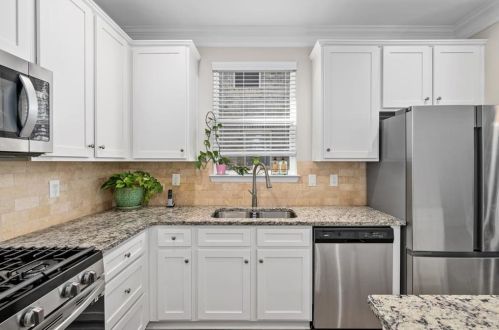 636 Sprayberry Dr, Stockbridge GA  30281-9223 exterior