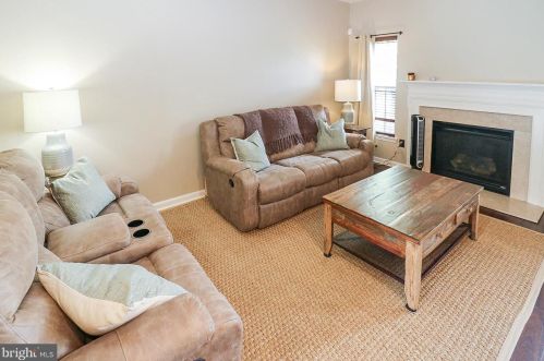 4 Peppermint Dr, Lumberton Township, NJ 08048-4274